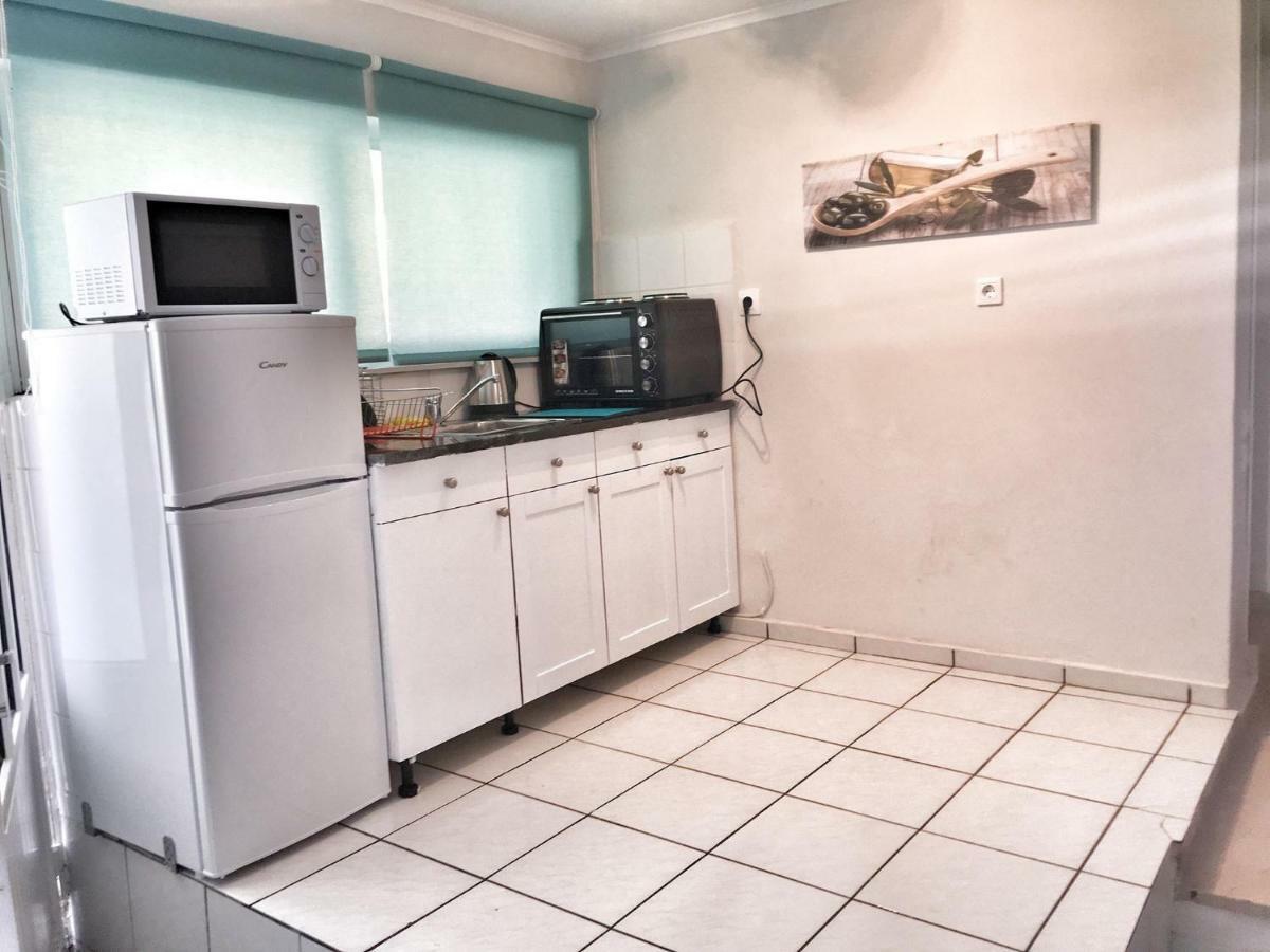 Renovated Apt 100M From Beach Wifi Ac Анависос Екстериор снимка