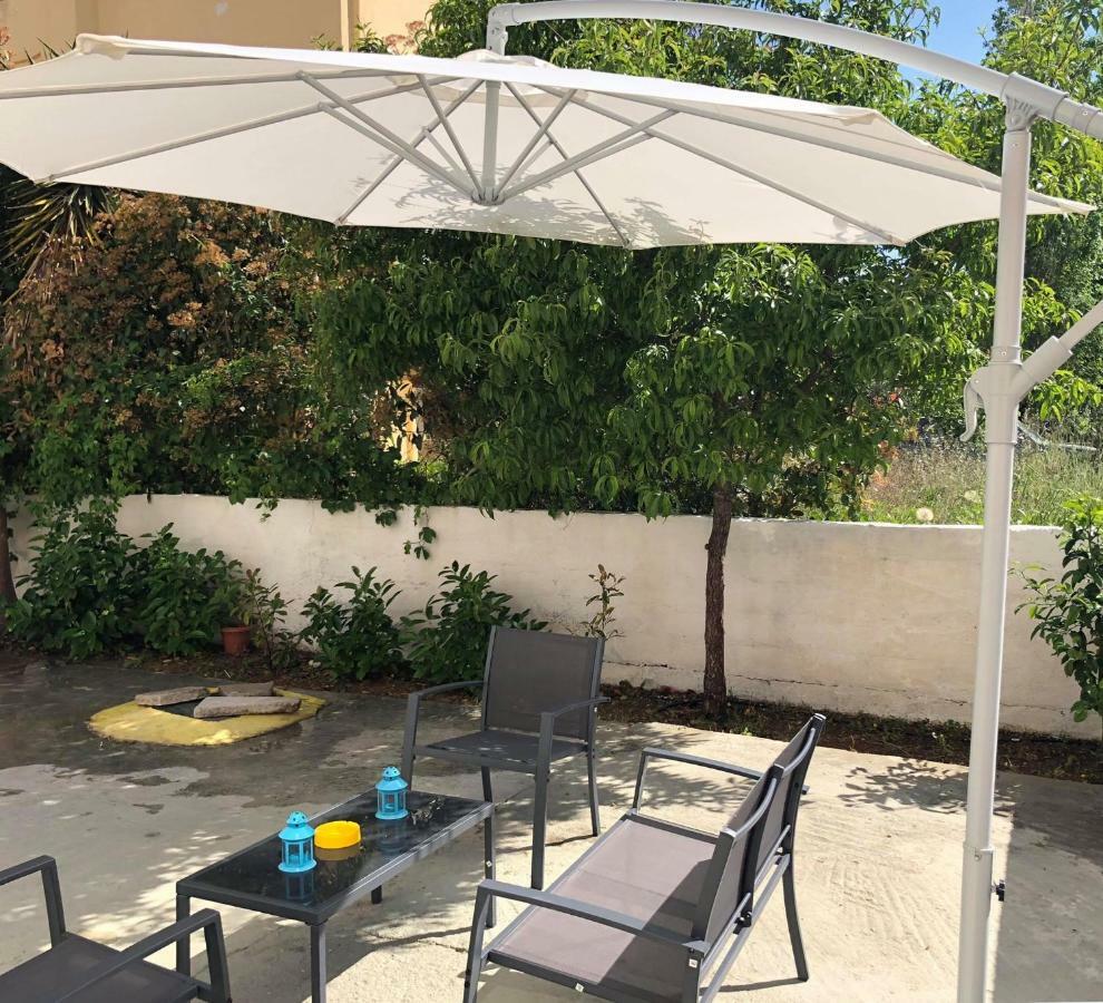 Renovated Apt 100M From Beach Wifi Ac Анависос Екстериор снимка